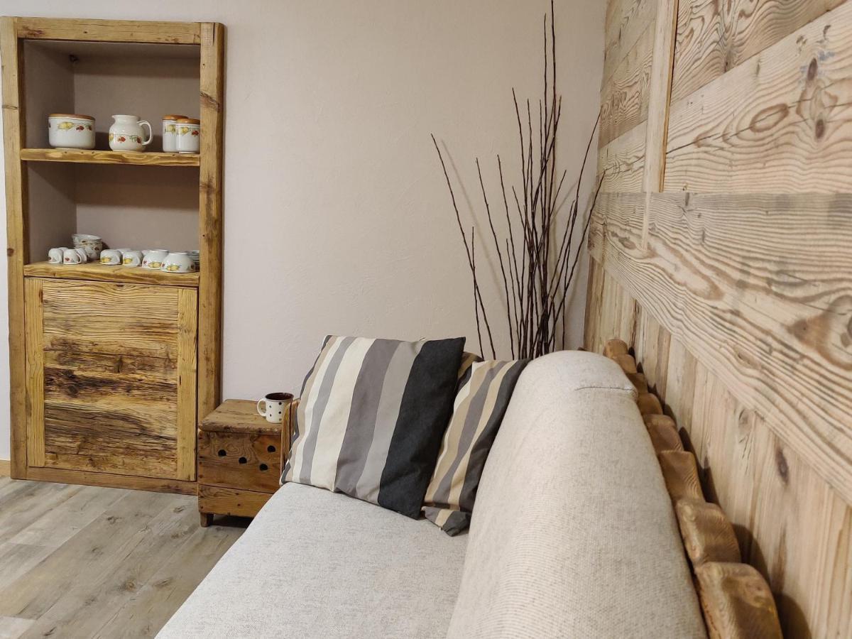 Au Fond Du Bourg Apartment อาออสตา ภายนอก รูปภาพ