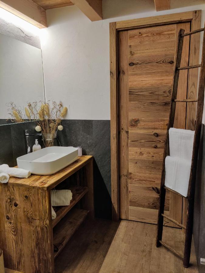 Au Fond Du Bourg Apartment อาออสตา ภายนอก รูปภาพ